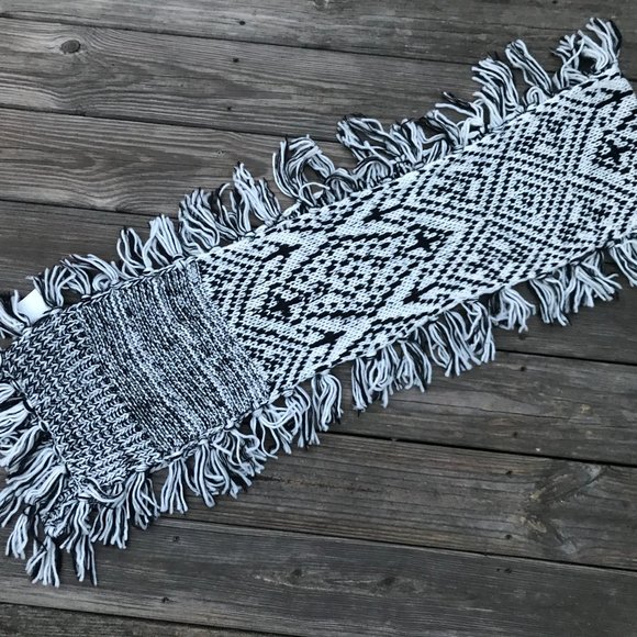 Bcbgeneration Women Scarf Black and white knit lon - Picture 4 of 14